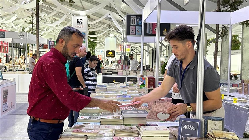 Kocaeli Kitap Fuarı'na Yoğun İlgi 