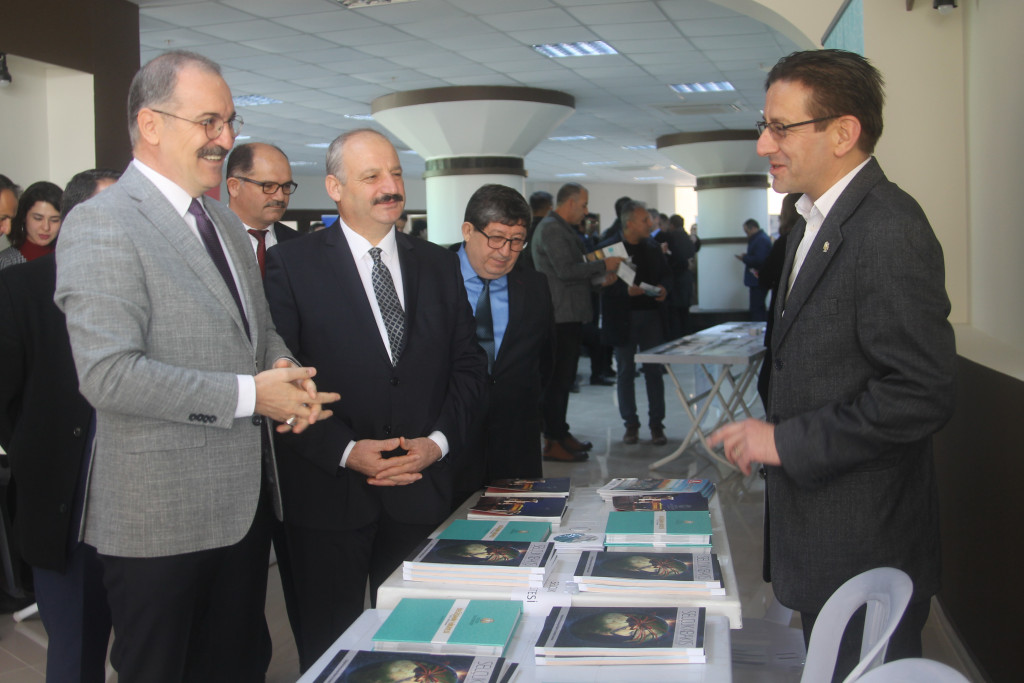 Silifke'de 'Kariyer, Eğitim ve Mesleki Tanıtım Fuarı' Düzenlendi